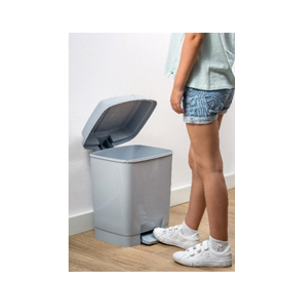 Papelera plástico de pedal 22 l.